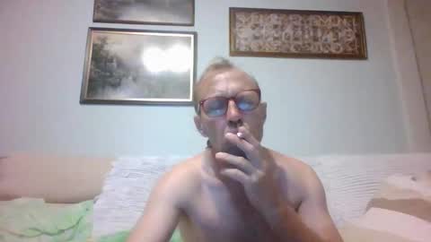 nachtigall25 online show from September 8, 2025, 11:15 pm