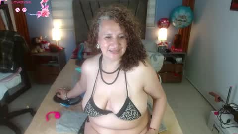 nadia_84 online show from April 28, 2026, 7:30 pm