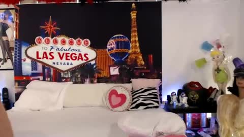 Snapshot of nadia_vixen chatting on June 16, 2026, 12:02 am Nadia Vixen online show from June 16, 2026, 12:02 am