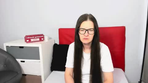 nadiatrue online show from July 28, 2026, 2:35 pm