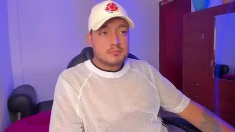 Snapshot of naes_brown chatting on July 13, 2026, 9:01 am naes_brown online show from July 13, 2026, 9:01 am
