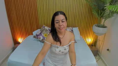 N A H I A online show from March 5, 2025, 6:01 pm