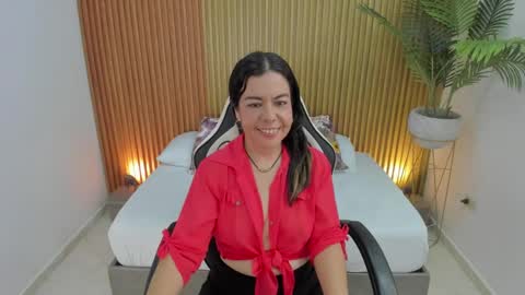 N A H I A online show from March 6, 2025, 3:02 pm