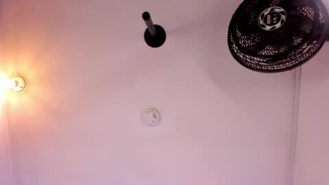 Snapshot of nahia_low chatting on December 18, 2024, 8:20 am Valeria online show from December 18, 2024, 8:20 am