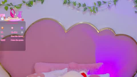 NahiaraReina  online show from December 16, 2025, 3:06 pm