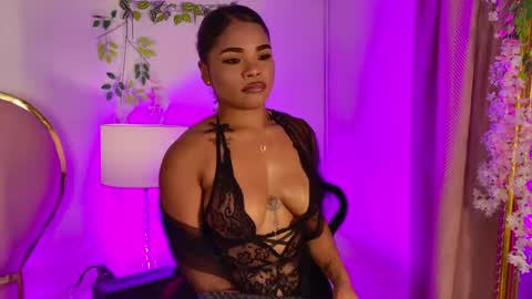 NahiaraReina  online show from May 1, 2026, 2:21 pm