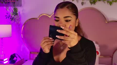 NahiaraReina  online show from July 11, 2026, 1:14 pm