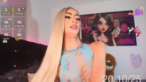 NahiaVictoria  online show from October 20, 2025, 1:22 pm