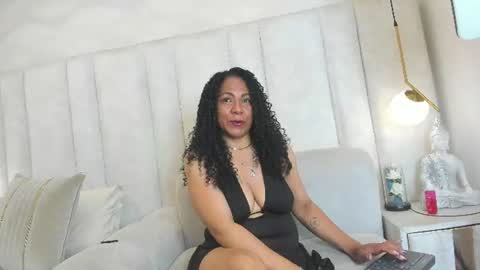 Nahomi Dominique online show from June 24, 2026, 1:10 pm