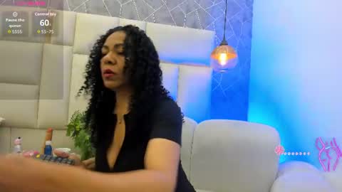 Nahomi Dominique online show from July 4, 2026, 12:33 pm