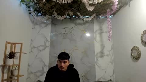 nahomi_hot2002 online show from May 12, 2026, 12:13 pm