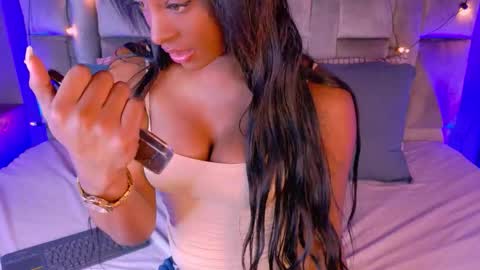  VICTORIA  online show from October 18, 2025, 7:47 pm