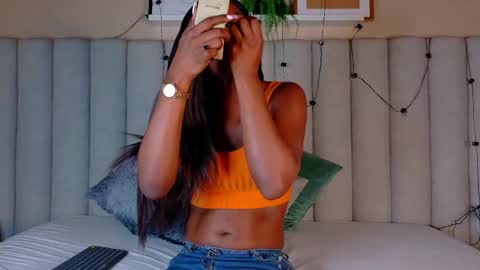 Snapshot of nahomicampbell_ chatting on May 20, 2026, 8:37 pm VICTORIA online show from May 20, 2026, 8:37 pm