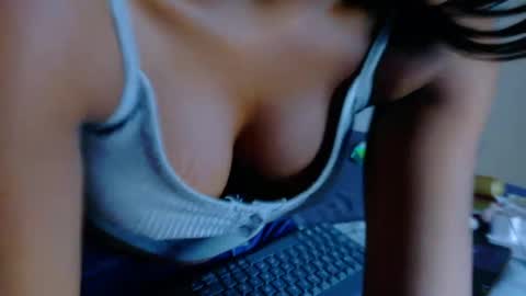 Snapshot of nahomicampbell_ chatting on June 8, 2026, 7:36 pm VICTORIA online show from June 8, 2026, 7:36 pm