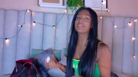 Snapshot of nahomicampbell_ chatting on June 25, 2026, 11:53 pm VICTORIA online show from June 25, 2026, 11:53 pm
