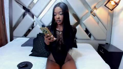 Snapshot of nahomii_hill chatting on May 12, 2026, 8:39 pm Nahomi online show from May 12, 2026, 8:39 pm