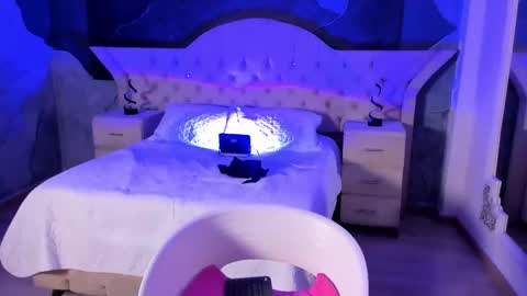 Nahomi online show from February 14, 2025, 4:37 am