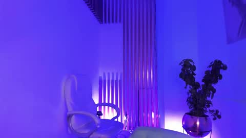 Nahomi online show from March 9, 2025, 1:59 pm