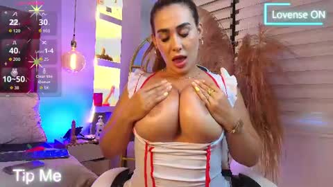 Snapshot of nahomiross chatting on July 7, 2026, 1:59 pm NahomiRoss online show from July 7, 2026, 1:59 pm