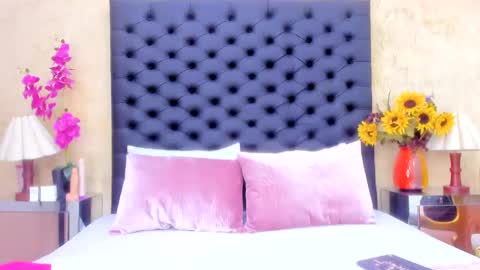 Snapshot of nahomiwhitel_ chatting on October 7, 2025, 5:32 pm Nahomi online show from October 7, 2025, 5:32 pm