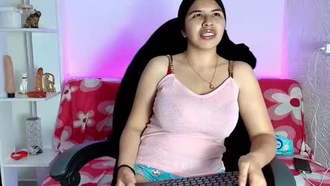 nahomy_rous777 online show from March 5, 2026, 2:13 pm