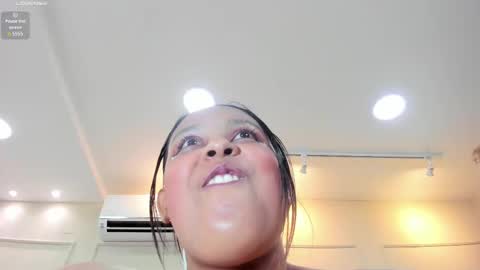 Nahomy online show from February 25, 2025, 8:51 pm