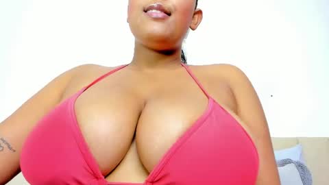 Nahomy online show from July 25, 2026, 8:06 pm