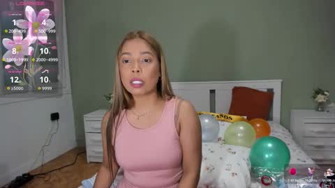 Snapshot of naia_7 chatting on October 11, 2025, 11:14 pm Mile online show from October 11, 2025, 11:14 pm