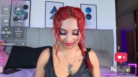 Snapshot of naia_cruz_ chatting on November 6, 2025, 7:37 pm Naia online show from November 6, 2025, 7:37 pm