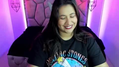 Snapshot of naia_karter chatting on January 17, 2025, 7:05 pm online show from January 17, 2025, 7:05 pm