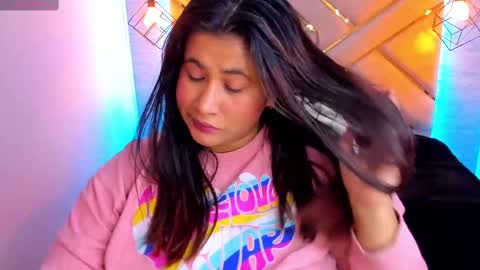 Snapshot of naia_karter chatting on January 19, 2025, 5:07 pm online show from January 19, 2025, 5:07 pm