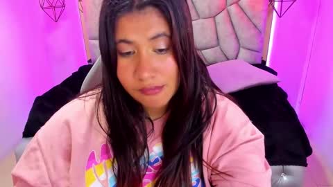Snapshot of naia_karter chatting on February 4, 2025, 10:02 pm online show from February 4, 2025, 10:02 pm