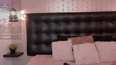 naiaramasson_ online show from April 25, 2026, 1:41 pm