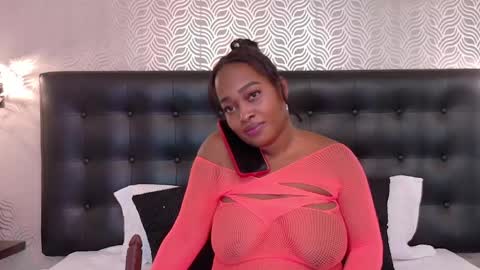 Snapshot of naiaramasson_ chatting on June 6, 2026, 12:21 pm naiaramasson_ online show from June 6, 2026, 12:21 pm