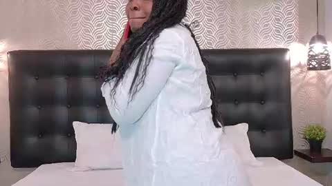 Snapshot of naiaramasson_ chatting on June 22, 2026, 12:02 pm naiaramasson_ online show from June 22, 2026, 12:02 pm