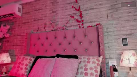 naiawhisper online show from March 14, 2026, 4:51 am