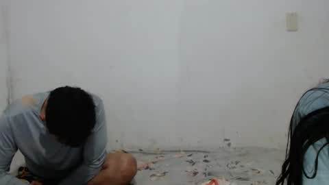 naisha and axel2 online show from October 4, 2025, 6:22 am