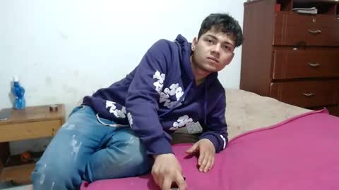 naisha and axel2 online show from October 30, 2025, 3:19 am