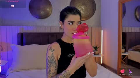 Snapshot of naishaford_1 chatting on November 21, 2025, 4:55 am Naisha Ford online show from November 21, 2025, 4:55 am