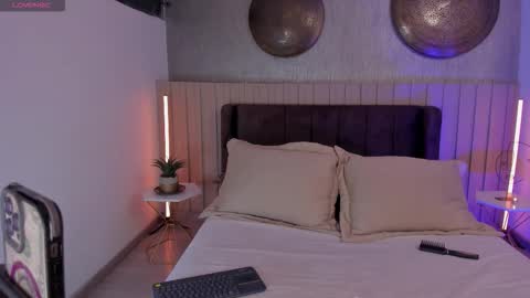 Naisha Ford online show from January 15, 2026, 3:55 am