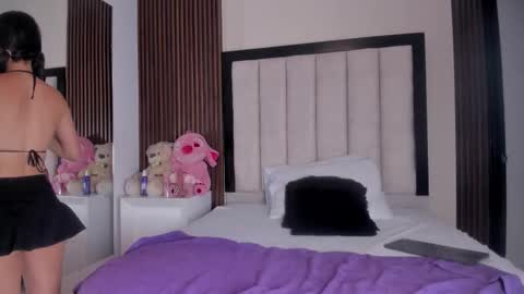 Snapshot of naiyi_tamara chatting on November 19, 2025, 12:05 pm naiyi_tamara online show from November 19, 2025, 12:05 pm