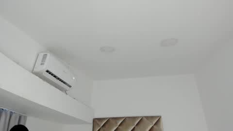 INSTAGRAM  m2221     online show from December 3, 2024, 11:44 am