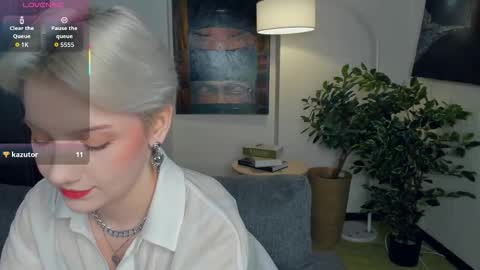 Snapshot of nakishacroshaw chatting on November 9, 2025, 11:52 am Kate online show from November 9, 2025, 11:52 am