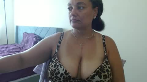 Snapshot of nala_thickk chatting on December 17, 2024, 5:36 pm Nala Thickk online show from December 17, 2024, 5:36 pm