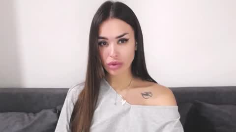 Lady online show from December 18, 2025, 5:08 pm