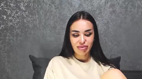 Lady online show from April 7, 2026, 6:52 pm