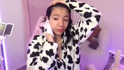 nami_usagi online show from October 10, 2025, 11:09 am