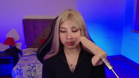 namiko_park_ online show from March 13, 2026, 9:43 pm