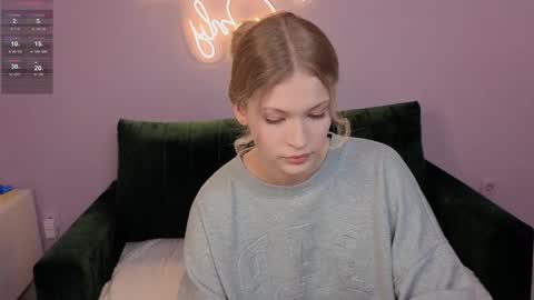 Snapshot of nanami_v02 chatting on November 2, 2025, 2:41 pm Maeve online show from November 2, 2025, 2:41 pm