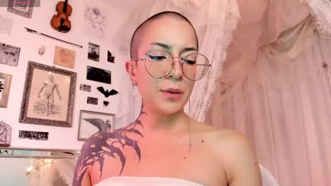 Snapshot of nanaxnana chatting on April 15, 2026, 11:50 am Alma Maria online show from April 15, 2026, 11:50 am